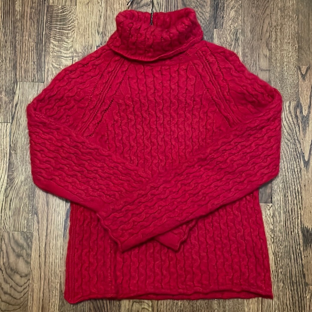 Cashmere sweater, Small